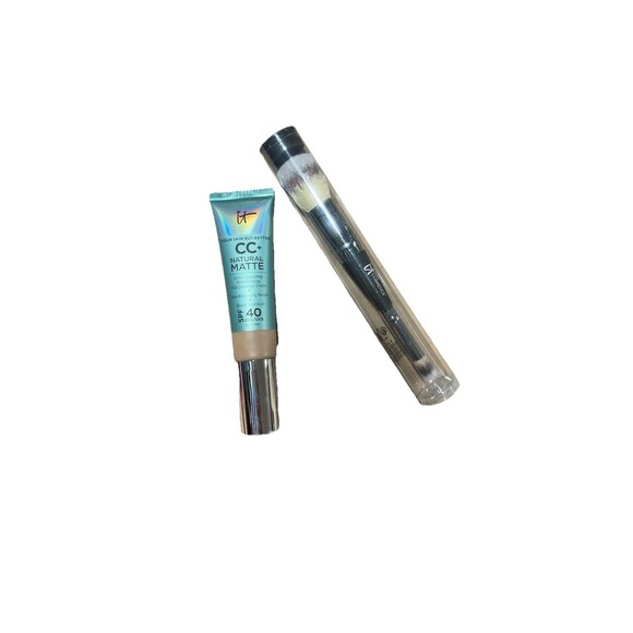 IT Cosmetics CC+ Natural Matte Foundation with Brush - Light - Picture 2 of 2